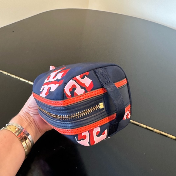 NWT Authentic Rare Luxury Travel Tory Burch Flying Logo Cosmetic Case/Bag - Picture 15 of 17